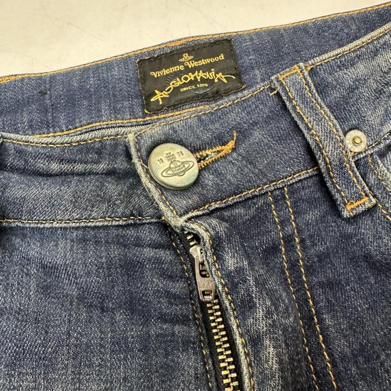 ウ゛ィウ゛ィアンウエストウッドアング Vivienne Westwood Anglomania パンツ デニム、ジーンズ オーブ 刺繍 ダメージ スキニー デニム パンツ 28インチ インディゴ / インディゴ / Indigo メンズ USED 古着 中古 50169947