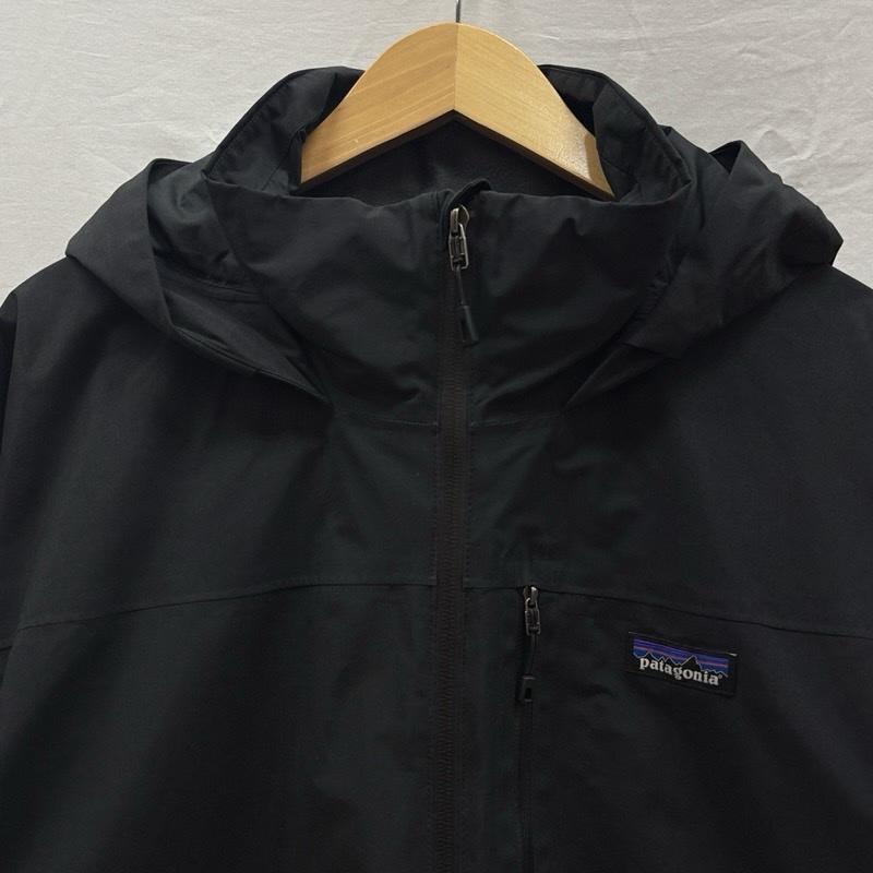 パタゴニア patagonia ジャケット、上着 ジャンパー、ブルゾン 28090FA17 ウインドスイープ ナイロン フード ジャケット M 黒 / ブラック / black メンズ USED 古着 中古 50170040