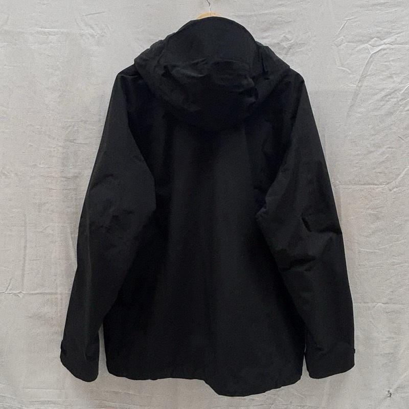 パタゴニア patagonia ジャケット、上着 ジャンパー、ブルゾン 28090FA17 ウインドスイープ ナイロン フード ジャケット M 黒 / ブラック / black メンズ USED 古着 中古 50170040