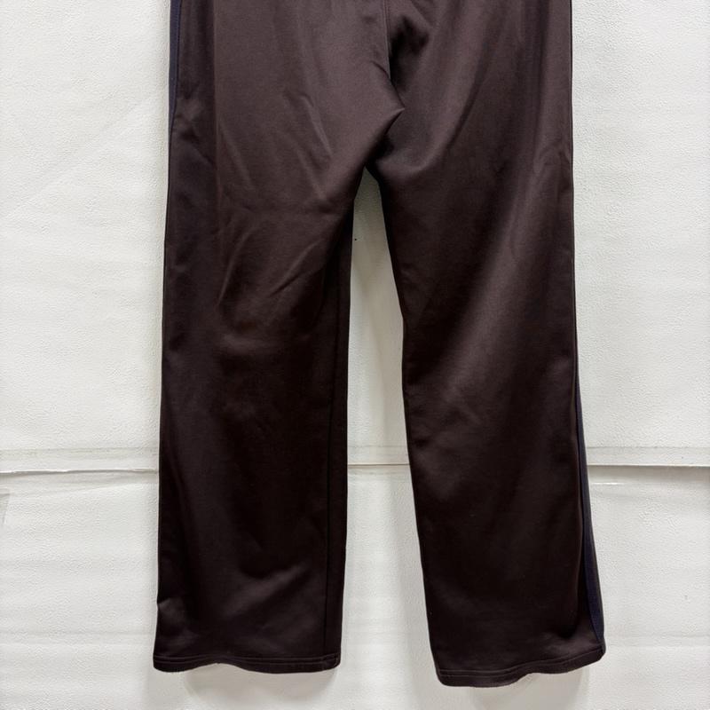 ニードルス Needles パンツ ワークパンツ、ペインターパンツ 24AW トラック パンツ ジャージ ロゴ 刺繍 PU273 Track Pant Poly Smooth L ロゴ、文字 X 刺繍 茶 / ブラウン / brown X 紫 / パープル / purple メンズ USED 古着 中古 50170144