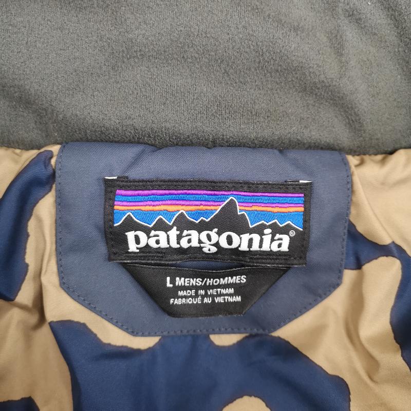 パタゴニア patagonia ジャケット、上着 ジャンパー、ブルゾン 耐久性 撥水 サーモグリーン RECCO ルビコン ジャケット 29348 L ベージュ / ベージュ / beige X 紺 / ネイビー / navy メンズ USED 古着 中古 50170175