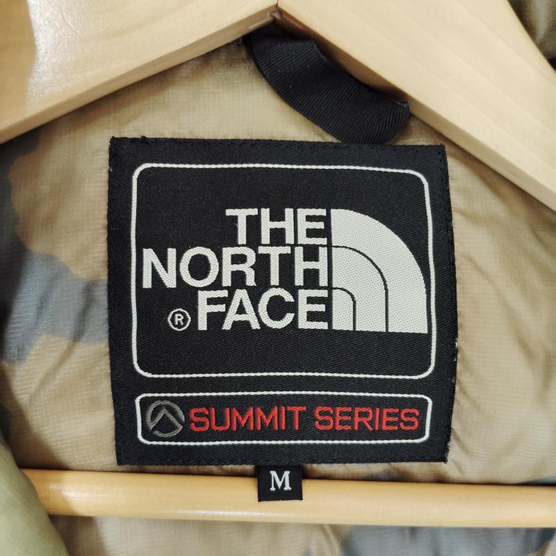 ザノースフェイス THE NORTH FACE ジャケット、上着 ダウンジャケット アコンカグア ジャケット サミット シリーズ カモフラージュ 迷彩柄 M 緑 / グリーン / green メンズ USED 古着 中古 50170367