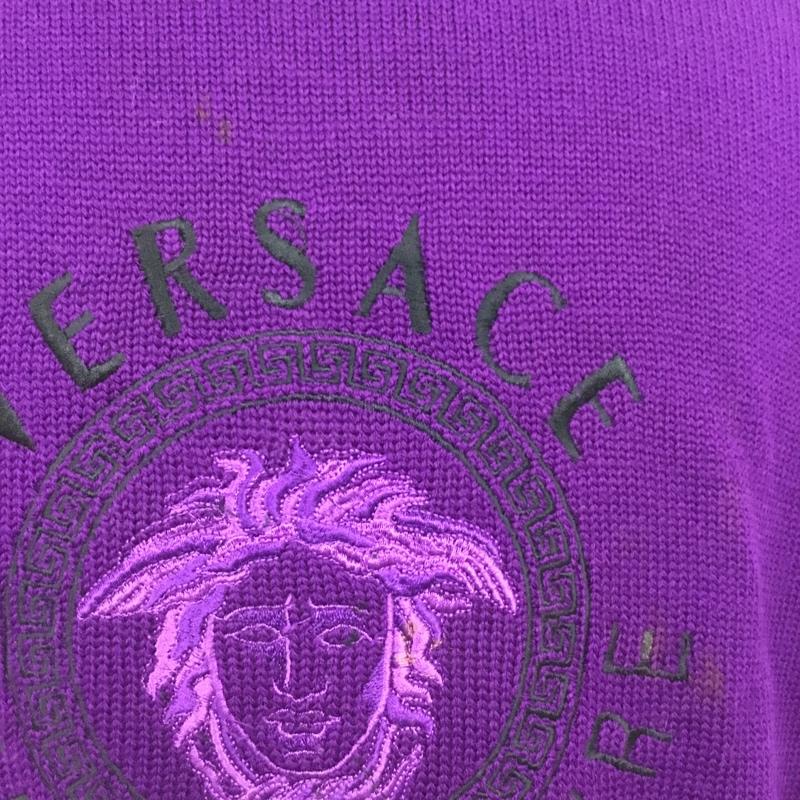 ヴェルサーチ VERSACE ニット、セーター 長袖 長袖ニットカットソー ニット セーター スタンドネックニット L ロゴ、文字 紫 / パープル /  メンズ USED 古着 中古 10120780