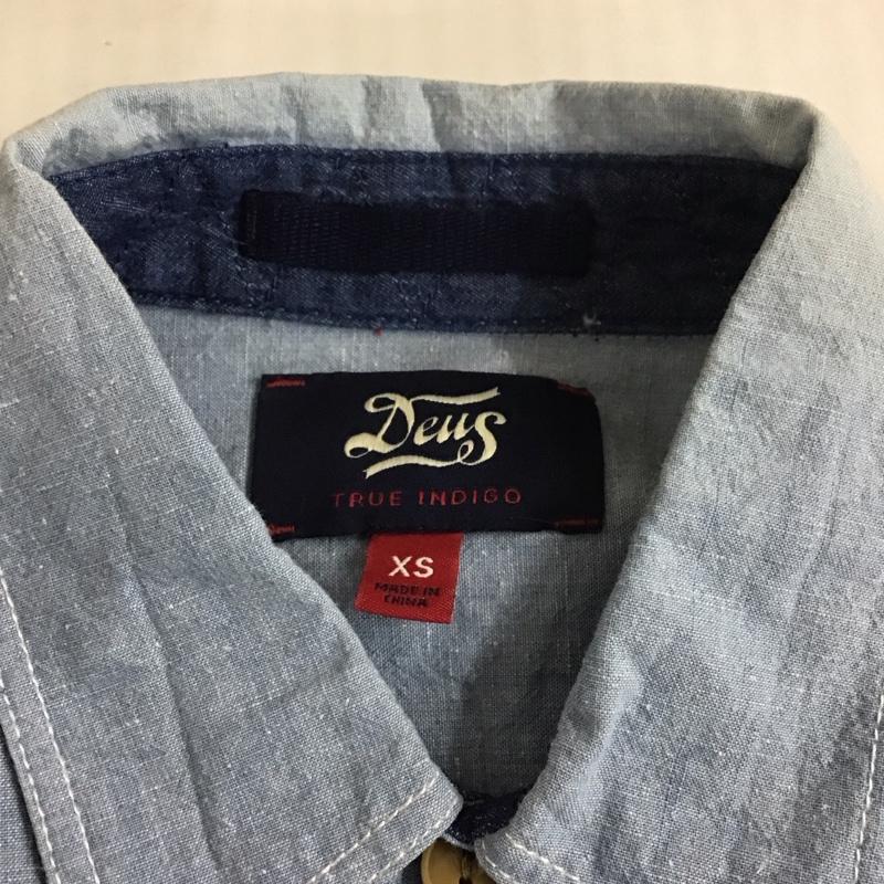 デウスエクスマキナ DEUS EX MACHINA シャツ、ブラウス 半袖 DMP75506 SERVICE SS CHAMBRAY SHIRT シャンブレー XS ロゴ、文字 水色 / ライトブルー /  メンズ USED 古着 中古 10113084