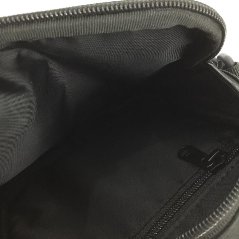 カーハート Carhartt ショルダーバッグ ショルダーバッグ 1006285 エッセンシャル バッグ スモール ロゴ、文字 黒 / ブラック /  メンズ USED 古着 中古 10150510
