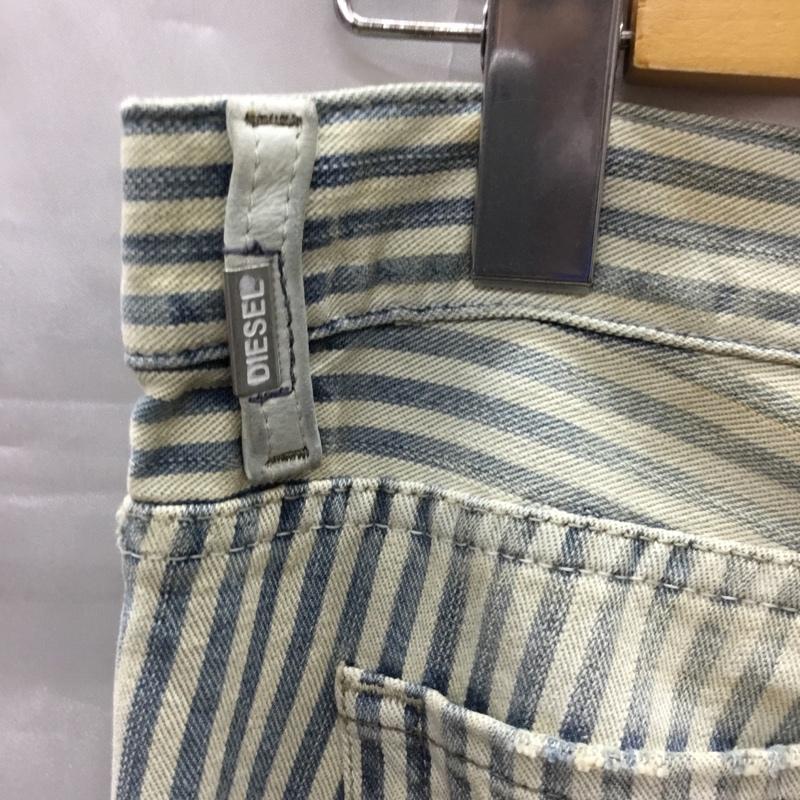 ディーゼル DIESEL パンツ デニム、ジーンズ スリムパンツ カジュアルパンツ ストライプパンツ デニムジーンズ 26インチ ストライプ 白 / ホワイト / X 水色 / ライトブルー /  メンズ USED 古着 中古 10117530