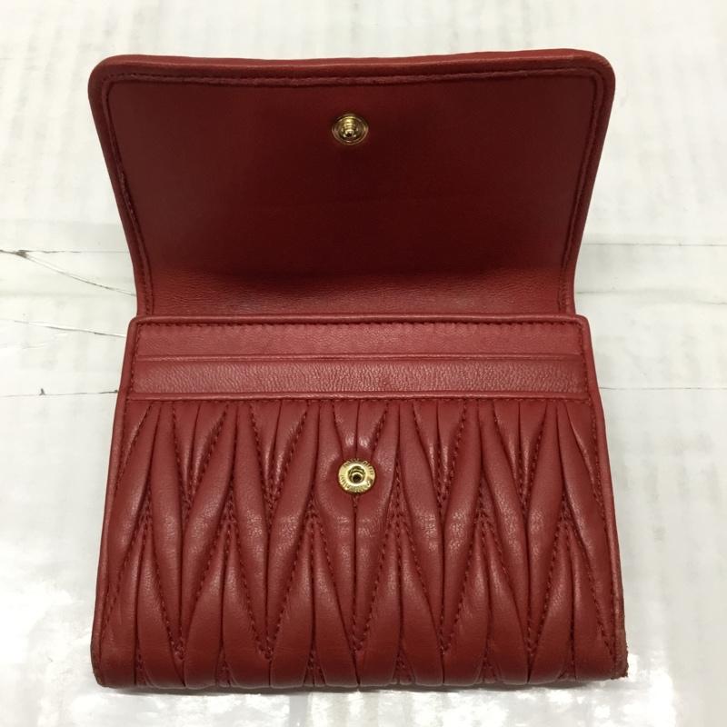 ミュウミュウ miu miu 財布 二つ折り マテラッセ ロゴ、文字 赤 / レッド /  レディース USED 古着 中古 10113769