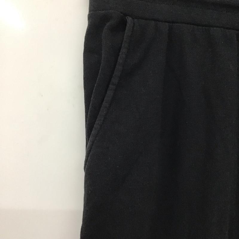 アルマーニ ARMANI パンツ ショートパンツ ハーフパンツ ショートパンツ スウェットパンツ XL ロゴ、文字 黒 / ブラック /  メンズ USED 古着 中古 10144922