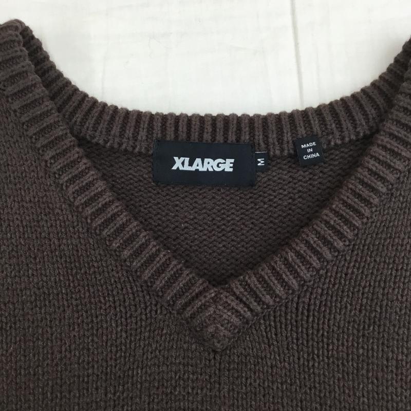 エクストララージ XLARGE ベスト ベスト 101213015003 STANDARD LOGO KNIT VEST Vネックニットベスト M ロゴ、文字 茶 / ブラウン / X 白 / ホワイト /  メンズ USED 古着 中古 10136992
