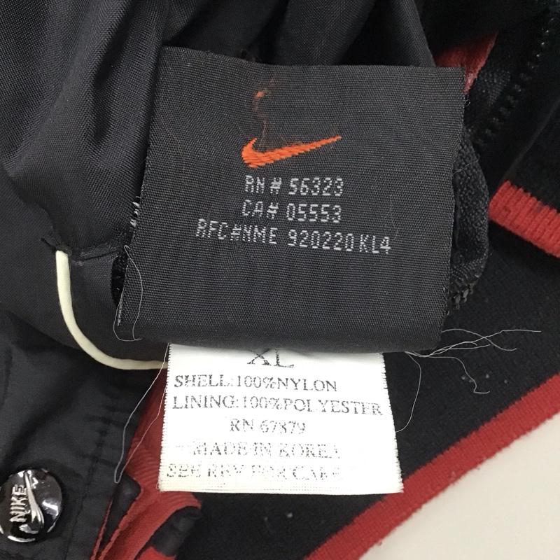 ナイキ NIKE ジャケット、上着 ジャケット、ブレザー ナイロンジャケット ノーカラージャケット 前ボタン スポーツウェア リバーシブル XL ロゴ、文字 黒 / ブラック / X 赤 / レッド /  メンズ USED 古着 中古 10113157