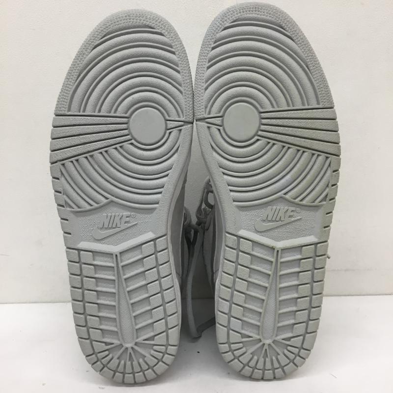ナイキ NIKE スニーカー スニーカー 136060-001 27.0cm ロゴ、文字 銀 / シルバー /  メンズ USED 古着 中古 10110551