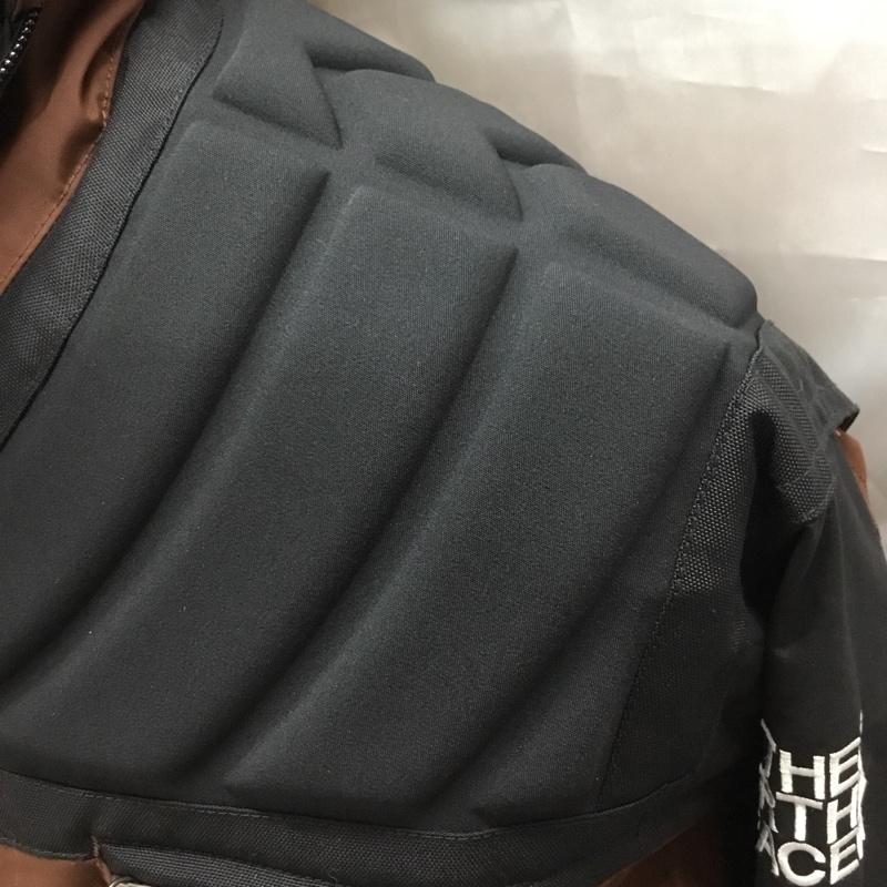 ザノースフェイス THE NORTH FACE ジャケット、上着 ジャンパー、ブルゾン ny52203i 22AW SteepTechPaddedApogeeJacket マウンテンパーカ Supreme×THENORTHFACE XL ロゴ、文字 黒 / ブラック / X 茶 / ブラウン /  メンズ USED 古着 中古 10117091