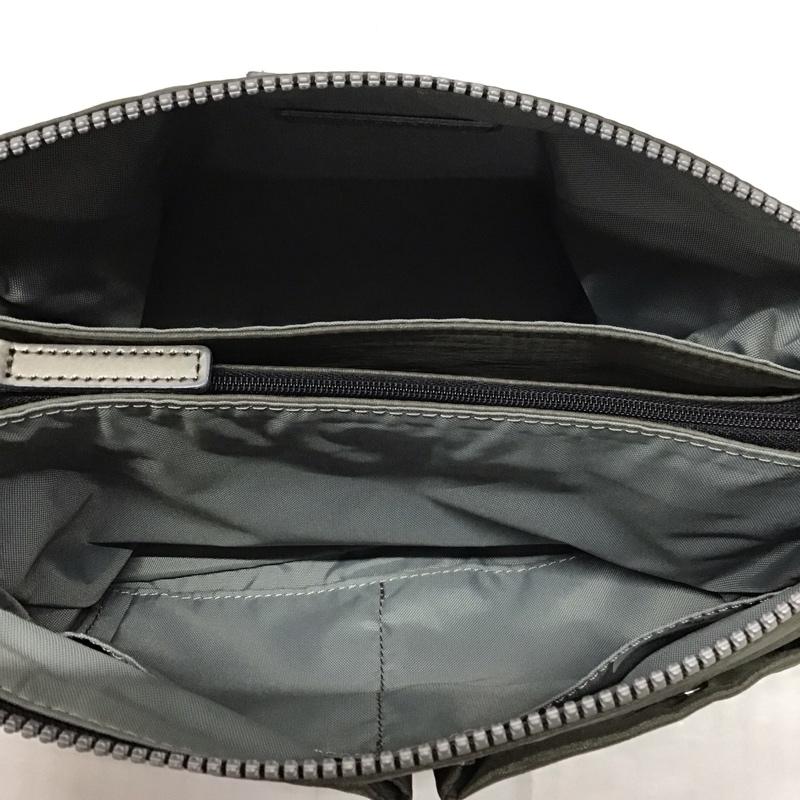 シャルルジョルダン CHARLES JOURDAN ショルダーバッグ ショルダーバッグ ロゴ、文字 カーキ / カーキ /  レディース USED 古着 中古 10115846