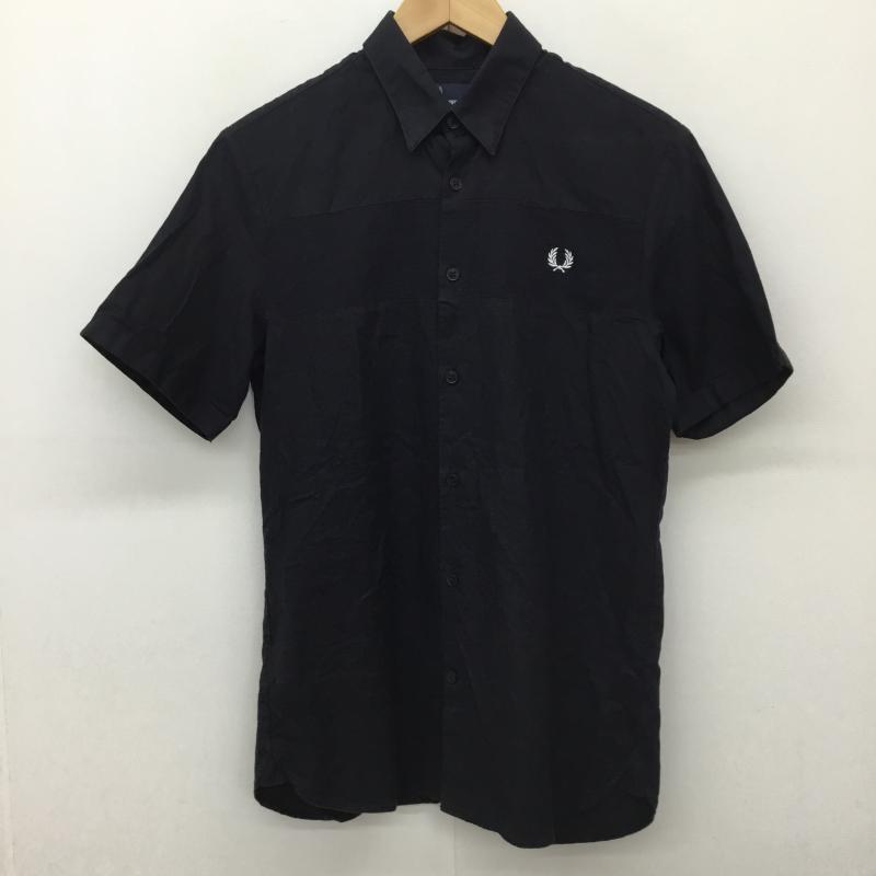 フレッドペリー FRED PERRY シャツ、ブラウス 半袖 S ロゴ、文字 黒 / ブラック /  メンズ USED 古着 中古 10133773