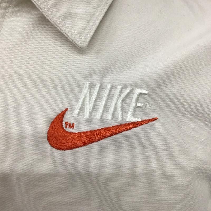 ナイキ NIKE シャツ、ブラウス 半袖 dm5284-030 NSWNIKETRENDL/Sオーバーシャツ 半袖シャツ ジップアップカラー S ロゴ、文字 白 / ホワイト /  メンズ USED 古着 中古 10125919