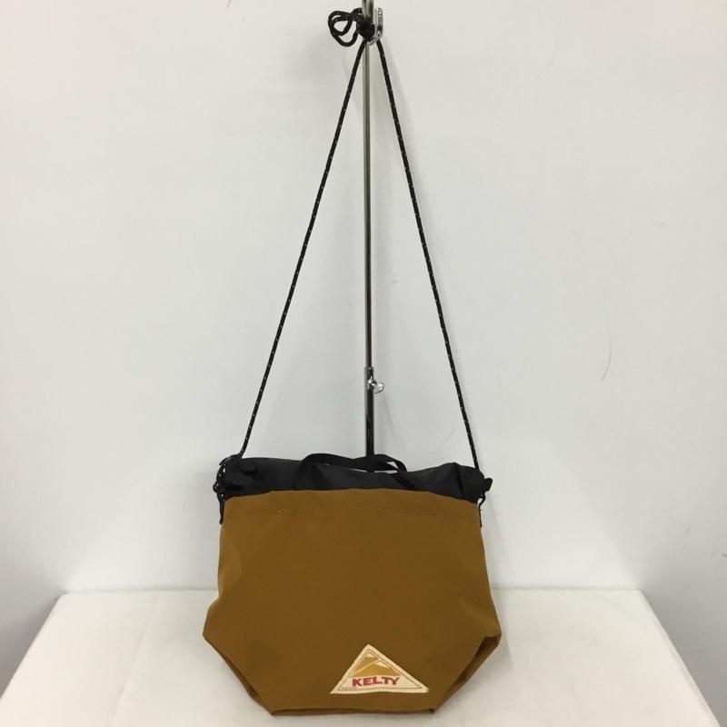 ケルティ KELTY ショルダーバッグ ショルダーバッグ サコッシュ ロゴ、文字 キャメル / キャメル / X 黒 / ブラック /  レディース USED 古着 中古 10144893
