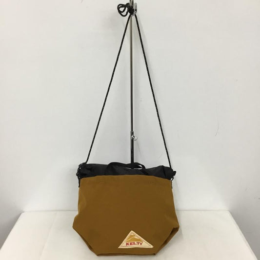 ケルティ KELTY ショルダーバッグ ショルダーバッグ サコッシュ ロゴ、文字 キャメル / キャメル / X 黒 / ブラック /  レディース USED 古着 中古 10144893