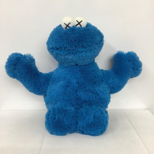 ユニクロ UNIQLO ファッション小物 ファッション小物 361-414920 KAWS x SESAME STREET ぬいぐるみ タグ付き クッキーモンスター キャラクター 青 / ブルー /  メンズ USED 古着 中古 10131790