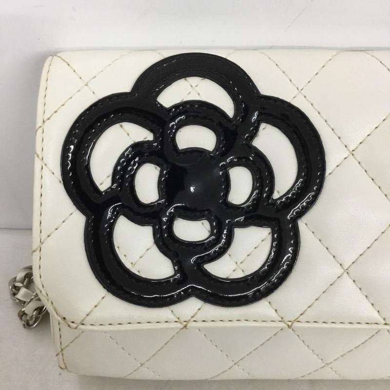 クレイサス CLATHAS ショルダーバッグ ショルダーバッグ 2WAY クラッチバッグ キルティング チェーン ワンポイント 白 / ホワイト /  レディース USED 古着 中古 10141660