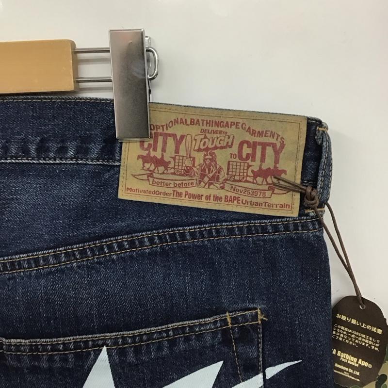 アベイシングエイプ A BATHING APE パンツ デニム、ジーンズ スターペイントデニム XL ワンポイント 青 / ブルー /  メンズ USED 古着 中古 10139516