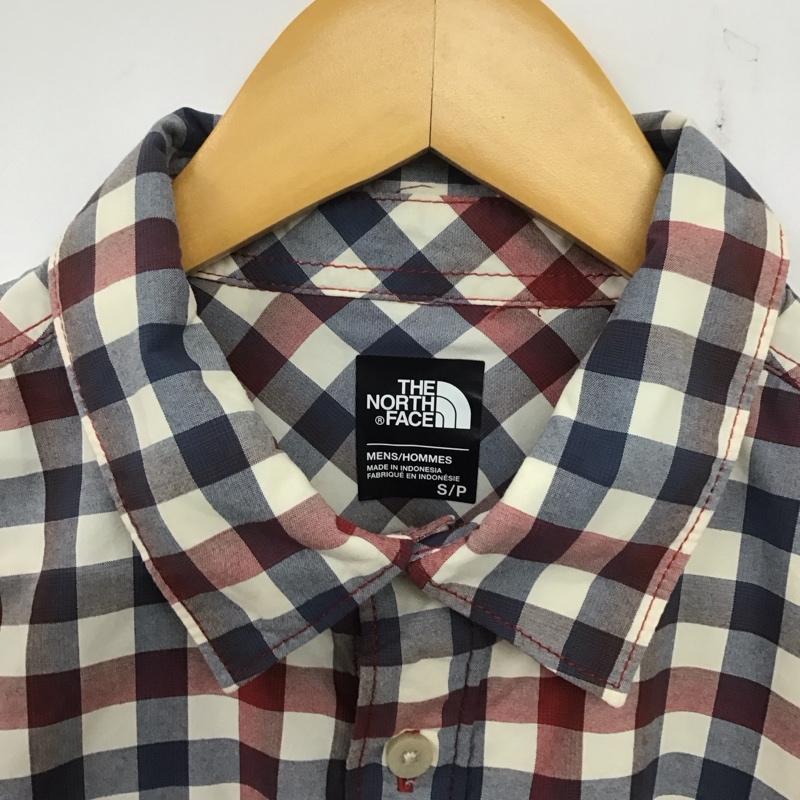 ザノースフェイス THE NORTH FACE シャツ、ブラウス 半袖 nf0a2umr 半袖シャツ チェックシャツ ポケットシャツ S ロゴ、文字 マルチカラー / マルチカラー /  メンズ USED 古着 中古 10138142