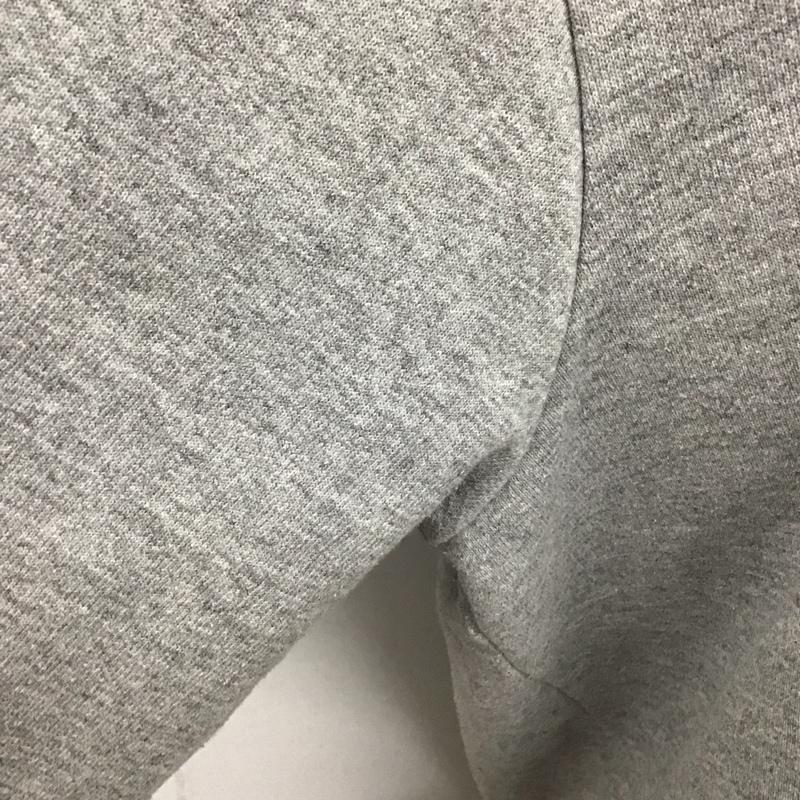 カーハート Carhartt パーカー 長袖 ジップアップパーカー 長袖パーカー フード付きパーカー ロゴ、文字 灰 / グレー /  メンズ USED 古着 中古 10115614