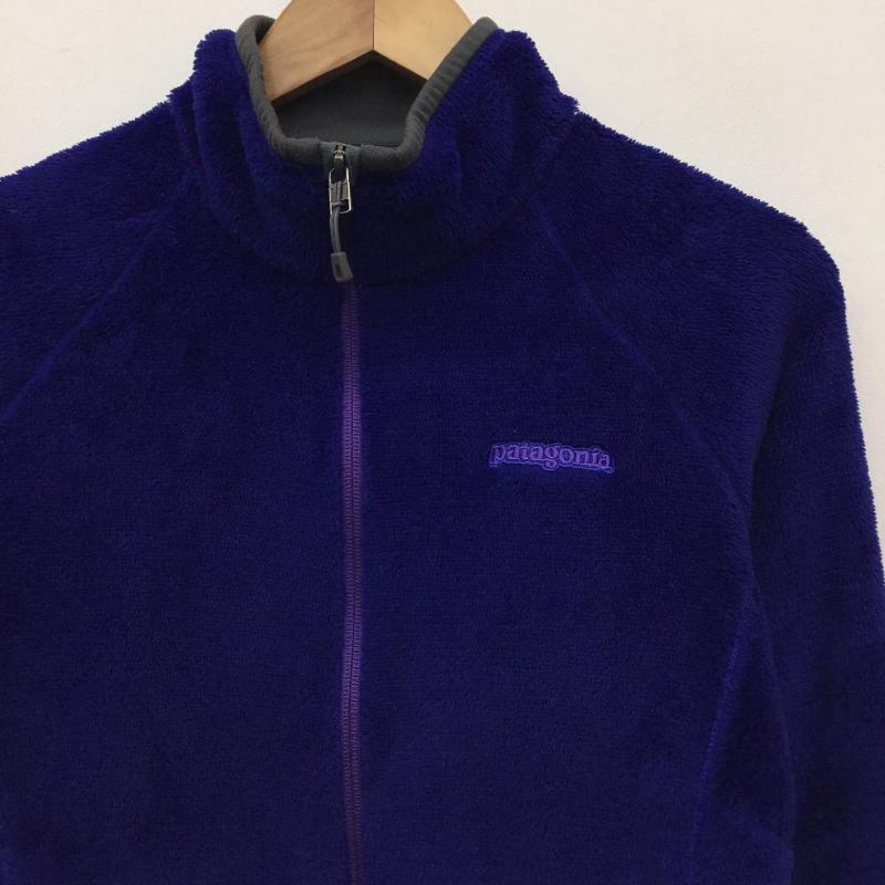 パタゴニア patagonia ジャケット、上着 ジャケット、ブレザー R4 フリースジャケット M ロゴ、文字 青 / ブルー /  レディース USED 古着 中古 10142531
