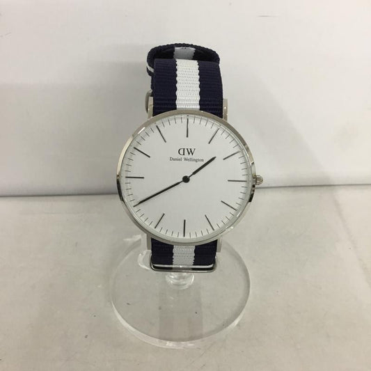 ダニエルウェリントン Daniel Wellington 腕時計 アナログ（クォーツ式） DW00100018 ロゴ、文字 白 / ホワイト / X 紺 / ネイビー /  メンズ USED 古着 中古 10135200