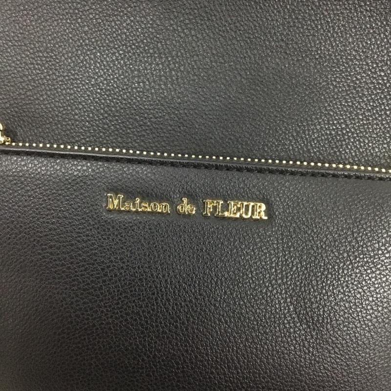 メゾンドフルール Maison de FLEUR リュックサック、デイパック リュックサック、デイバッグ 8A03F0J2400 キーリボンリュック フェイクレザー ロゴ、文字 黒 / ブラック / X 金 / ゴールド /  レディース USED 古着 中古 10149449