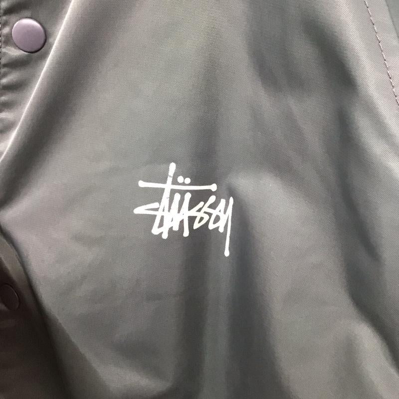 ステューシー STUSSY ジャケット、上着 ジャケット、ブレザー ナイロンジャケット カジュアルジャケット アウター M ロゴ、文字 カーキ / カーキ /  メンズ USED 古着 中古 10131982