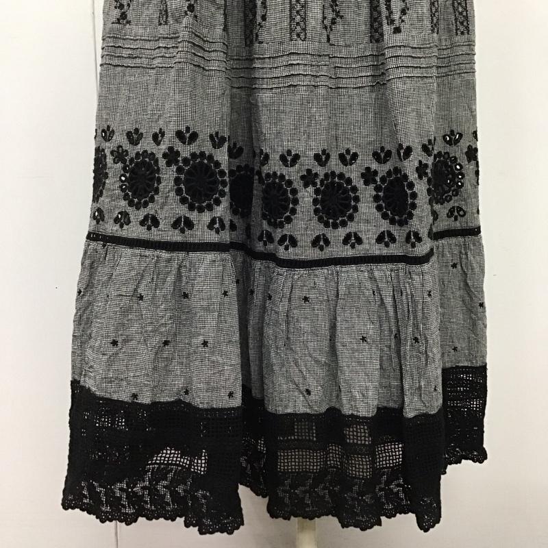 サマンサモスモス Samansa Mos2 スカート ロングスカート 2500169 kazumi コラボ サス付き刺繍スカート FREE 刺繍 黒 / ブラック / X 白 / ホワイト /  レディース USED 古着 中古 10144440
