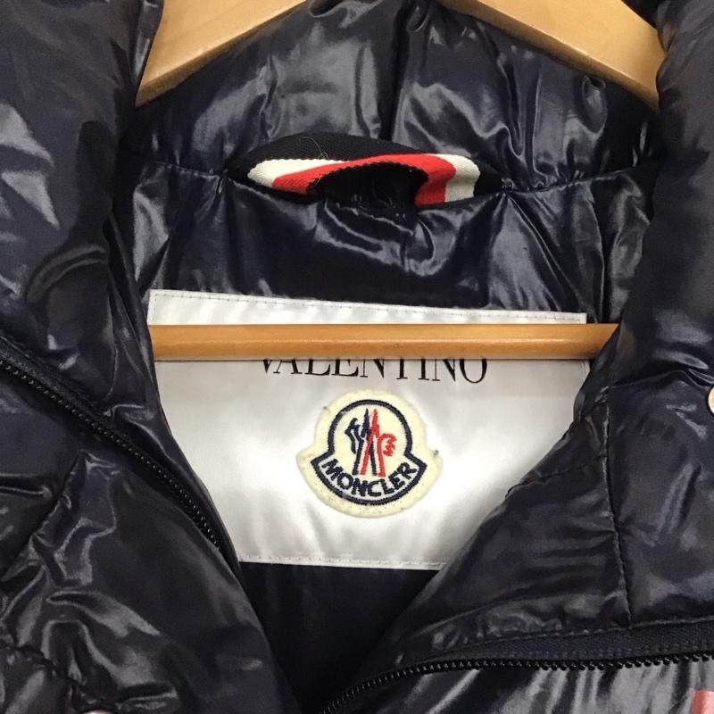 モンクレール MONCLER ジャケット、上着 ダウンジャケット VALENTINO SB3CN01A4AB 40 ロゴ、文字 紺 / ネイビー / X 赤 / レッド /  レディース USED 古着 中古 10142225