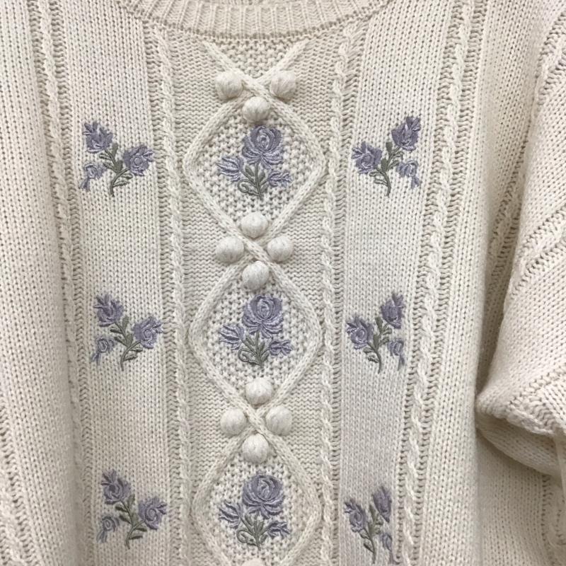オリーブデオリーブ OLIVE des OLIVE ニット、セーター 長袖 1350100604 お花刺繍ケーブルニット ポンポン クルーネック FREE 刺繍 オフホワイト / オフホワイト /  レディース USED 古着 中古 10146412