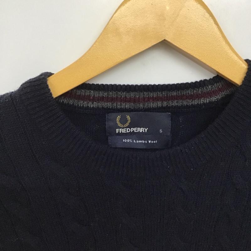 フレッドペリー FRED PERRY ニット、セーター 長袖 長袖ニットカットソー クルーネック セーター S ロゴ、文字 紺 / ネイビー /  メンズ USED 古着 中古 10140910