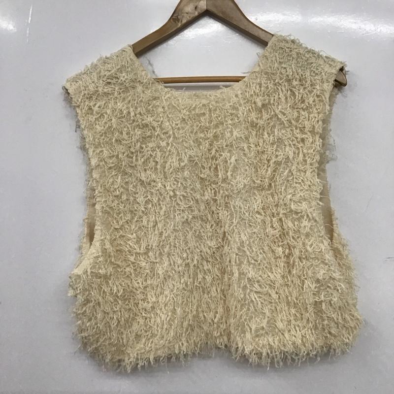 アズールバイマウジー AZUL BY MOUSSY ベスト ベスト 250HAB30-555I フェザーVネックベスト FREE 無地 アイボリー / アイボリー /  レディース USED 古着 中古 10146401