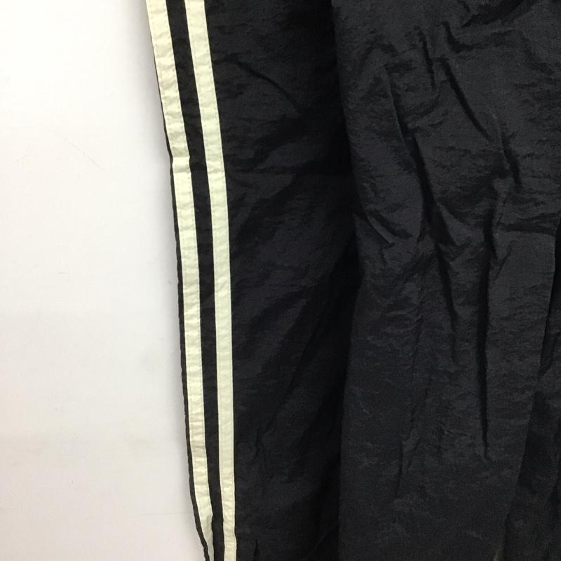 アディダス adidas パンツ ワークパンツ、ペインターパンツ ワイドパンツ カジュアルパンツ ワークパンツ ジャージ ナイロンパンツ XL ロゴ、文字 黒 / ブラック /  メンズ USED 古着 中古 10148151