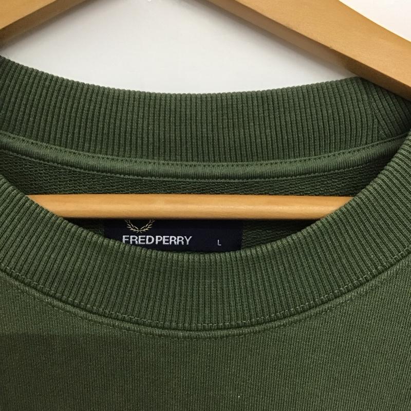 フレッドペリー FRED PERRY トレーナー 長袖 長袖トレーナー スウェット クルーネック プルオーバー L ロゴ、文字 カーキ / カーキ /  メンズ USED 古着 中古 10148524