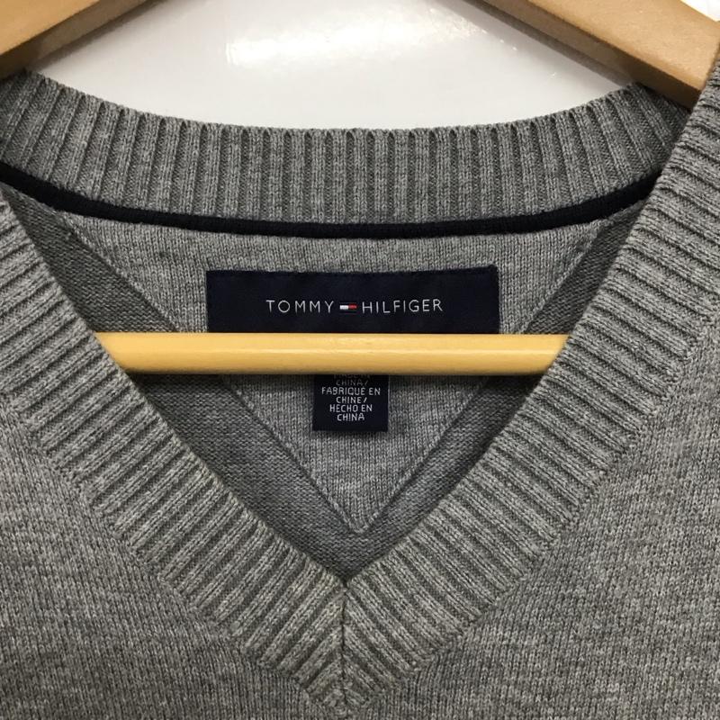 トミーヒルフィガー TOMMY HILFIGER ベスト ベスト ニットベスト ノースリーブカットソー プルオーバー M ロゴ、文字 灰 / グレー /  メンズ USED 古着 中古 10147304