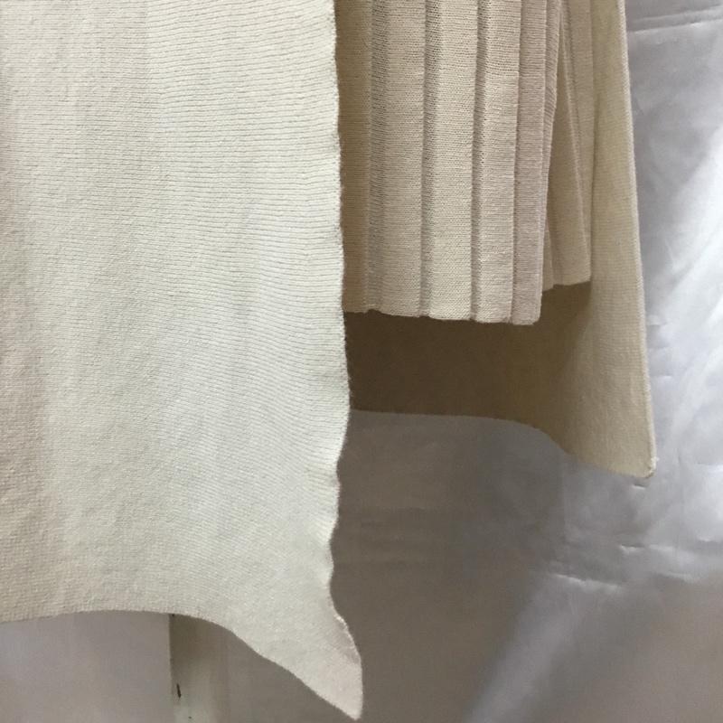 ナチュラルビューティーベーシック NATURAL BEAUTY BASIC スカート ロングスカート 017-0147900 ロングスカート フレアスカート S 無地 オフホワイト / オフホワイト /  レディース USED 古着 中古 10112219