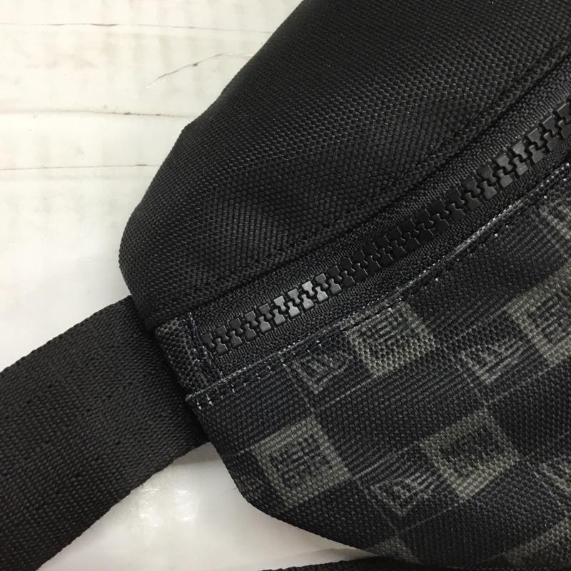 ニューエラ NEW ERA ウエストバッグ ウエストバッグ ボディバッグ ロゴ 総柄 黒 / ブラック / X ダークグレー / ダークグレー /  メンズ USED 古着 中古 10110583