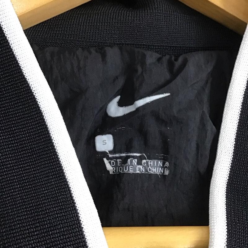 ナイキ NIKE ジャケット、上着 ジャケット、ブレザー cn5302-010 アノラック ナイロンジャケット アウター S ロゴ、文字 黒 / ブラック /  メンズ USED 古着 中古 10139293