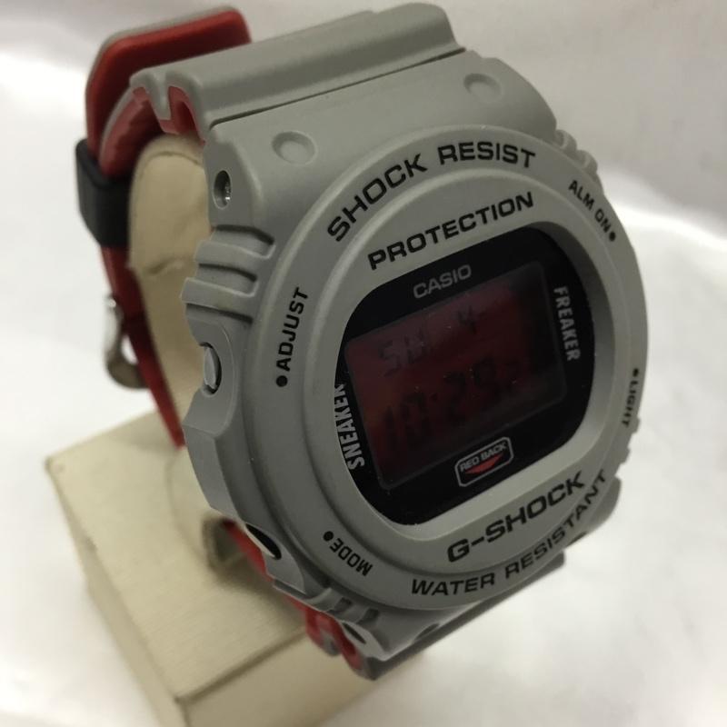 ジーショック G-SHOCK 腕時計 デジタル DW-5700SF Sneaker Freaker STANCE ロゴ、文字 灰 / グレー / X 赤 / レッド /  メンズ USED 古着 中古 10109242