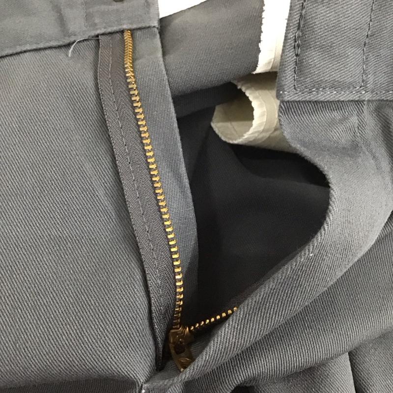 ディッキーズ Dickies パンツ スラックス ワークパンツ ワイドパンツ カジュアルパンツ スラックス センタータックパンツ 36 無地 灰 / グレー /  メンズ USED 古着 中古 10110940