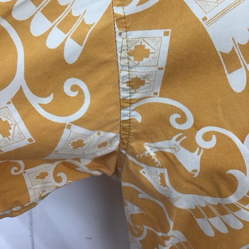 リーバイス Levi s シャツ、ブラウス 半袖 半袖シャツ プリントシャツ ボタンダウンシャツ カジュアルシャツ M プリント 白 / ホワイト / X 橙 / オレンジ /  メンズ USED 古着 中古 10106607