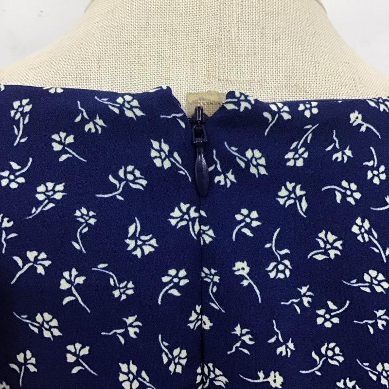 スライ SLY ワンピース ロングスカート 030FSR33-4720 TINY FLOWER FRILL OP Vネック タグ付き 1 花柄 紺 / ネイビー /  レディース USED 古着 中古 10108231