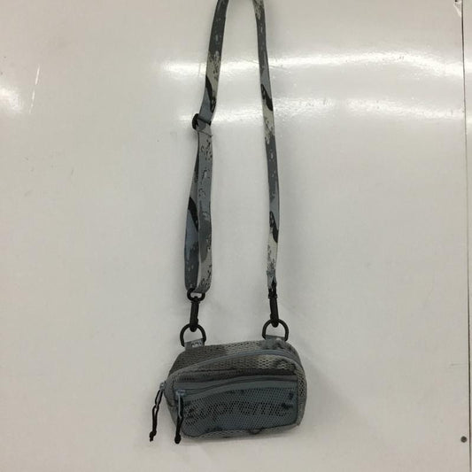 シュプリーム Supreme ショルダーバッグ ショルダーバッグ 20SS Camo Small Shoulder Bag 迷彩 カモ柄 ロゴ、文字 水色 / ライトブルー / X 黒 / ブラック /  メンズ USED 古着 中古 10129558