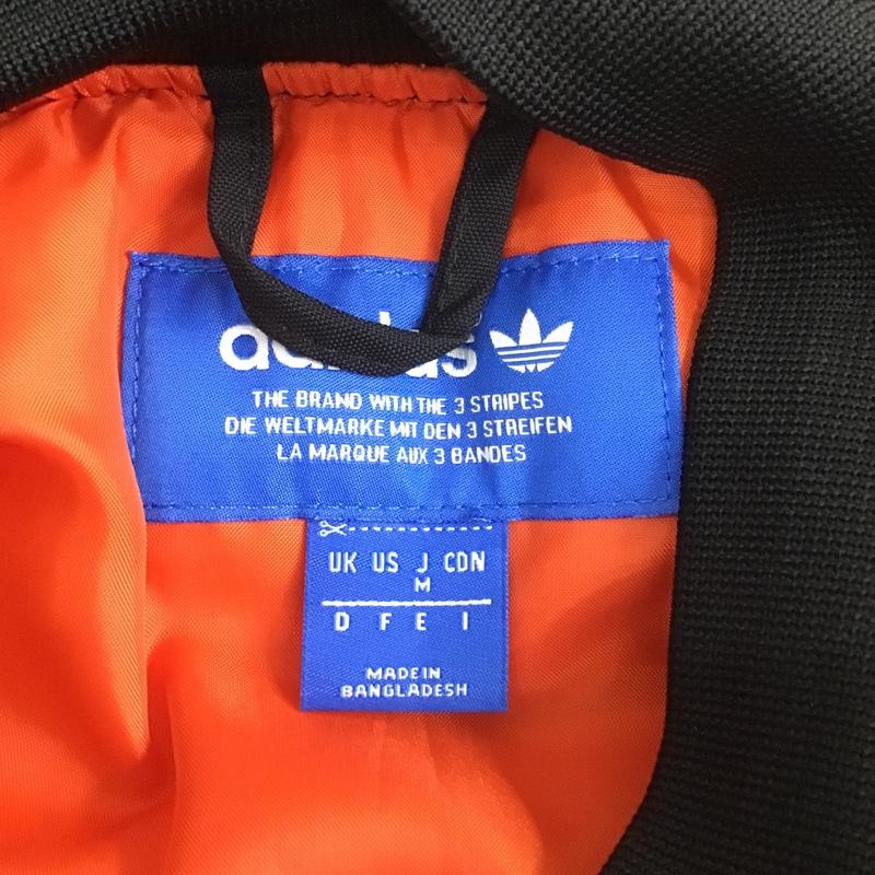 アディダスオリジナルス adidas originals ジャケット、上着 ジャケット、ブレザー ab7670 スーパースターボンバーブラック ジップアップジャケット アウター ダウンジャケット M ロゴ、文字 黒 / ブラック /  メンズ USED 古着 中古 10105820