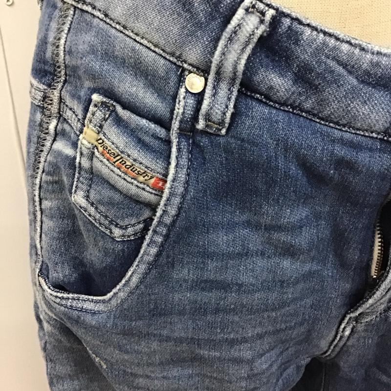 ディーゼル DIESEL パンツ デニム、ジーンズ 裏パイル地 ロゴ、文字 青 / ブルー /  レディース USED 古着 中古 10112639