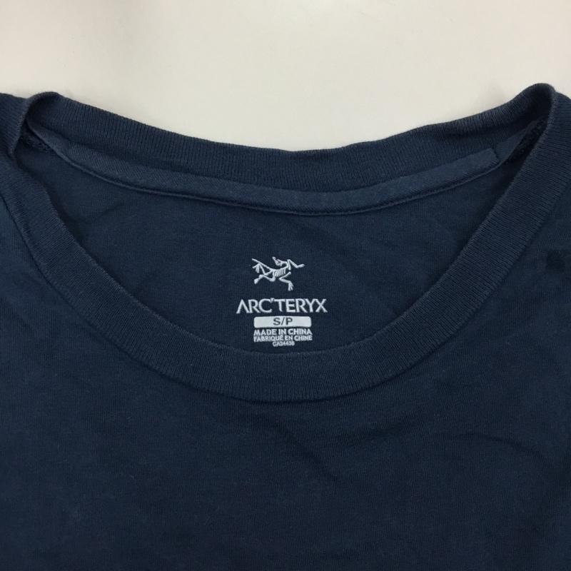 アークテリクス ARC TERYX Tシャツ 半袖 半袖カットソー プリントTシャツ クルーネックカットソー S ロゴ、文字 紺 / ネイビー /  メンズ USED 古着 中古 10122946