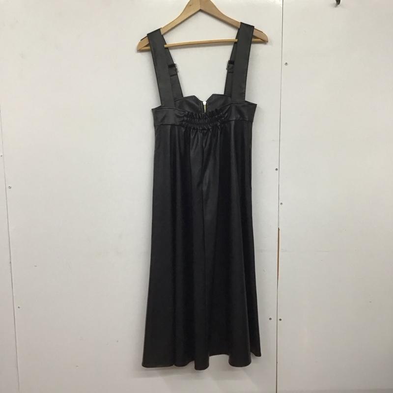 アズールバイマウジー AZUL BY MOUSSY ワンピース・ドレス・オールインワン ワンピース・ドレス・オールインワン 250gab33-106h フェイクレザージップアップジャンパースカー オールインワン S 無地 黒 / ブラック /  レディース USED 古着 中古 10143717
